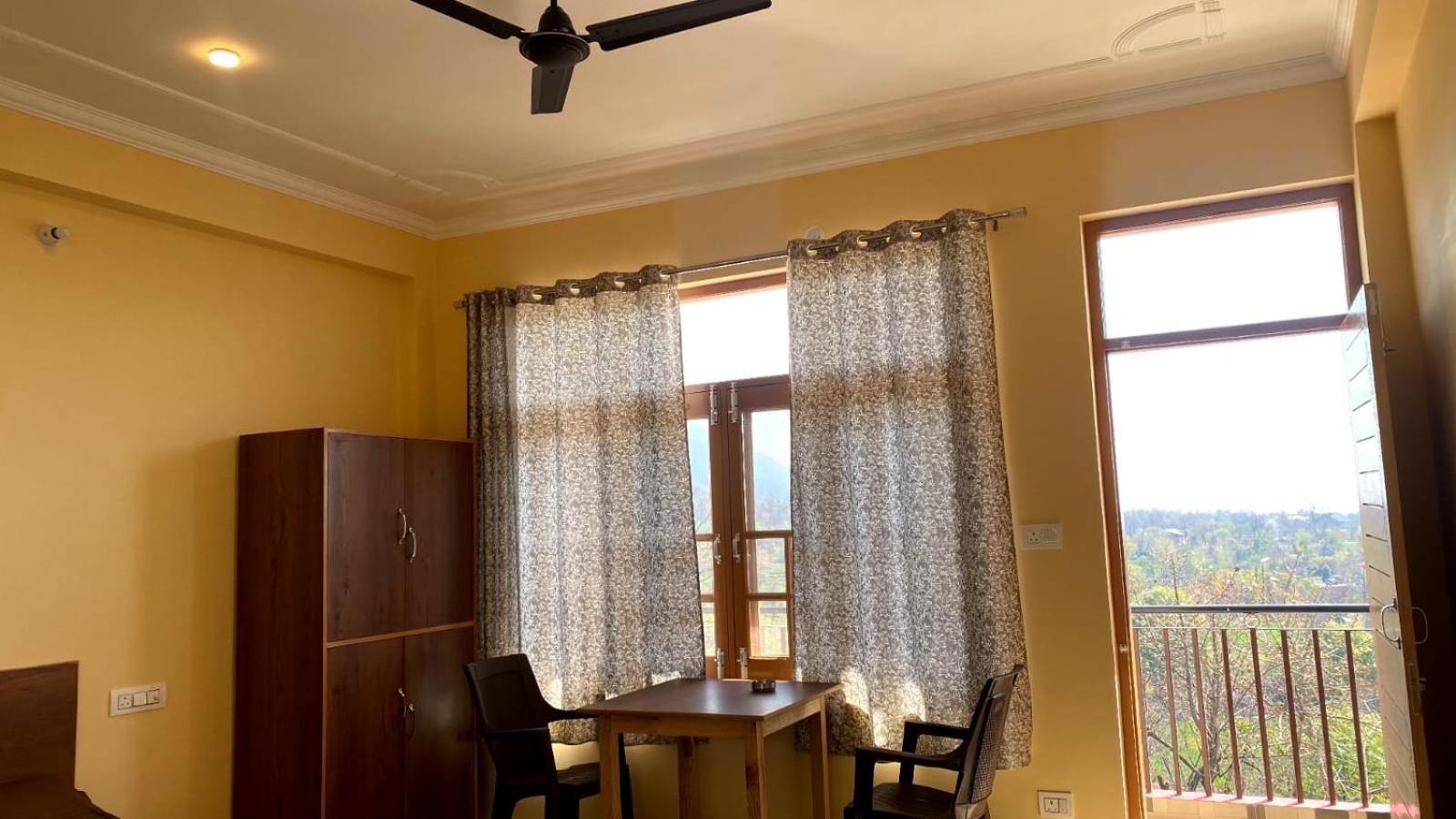Happy Home Stay, دارامشالا المظهر الخارجي الصورة